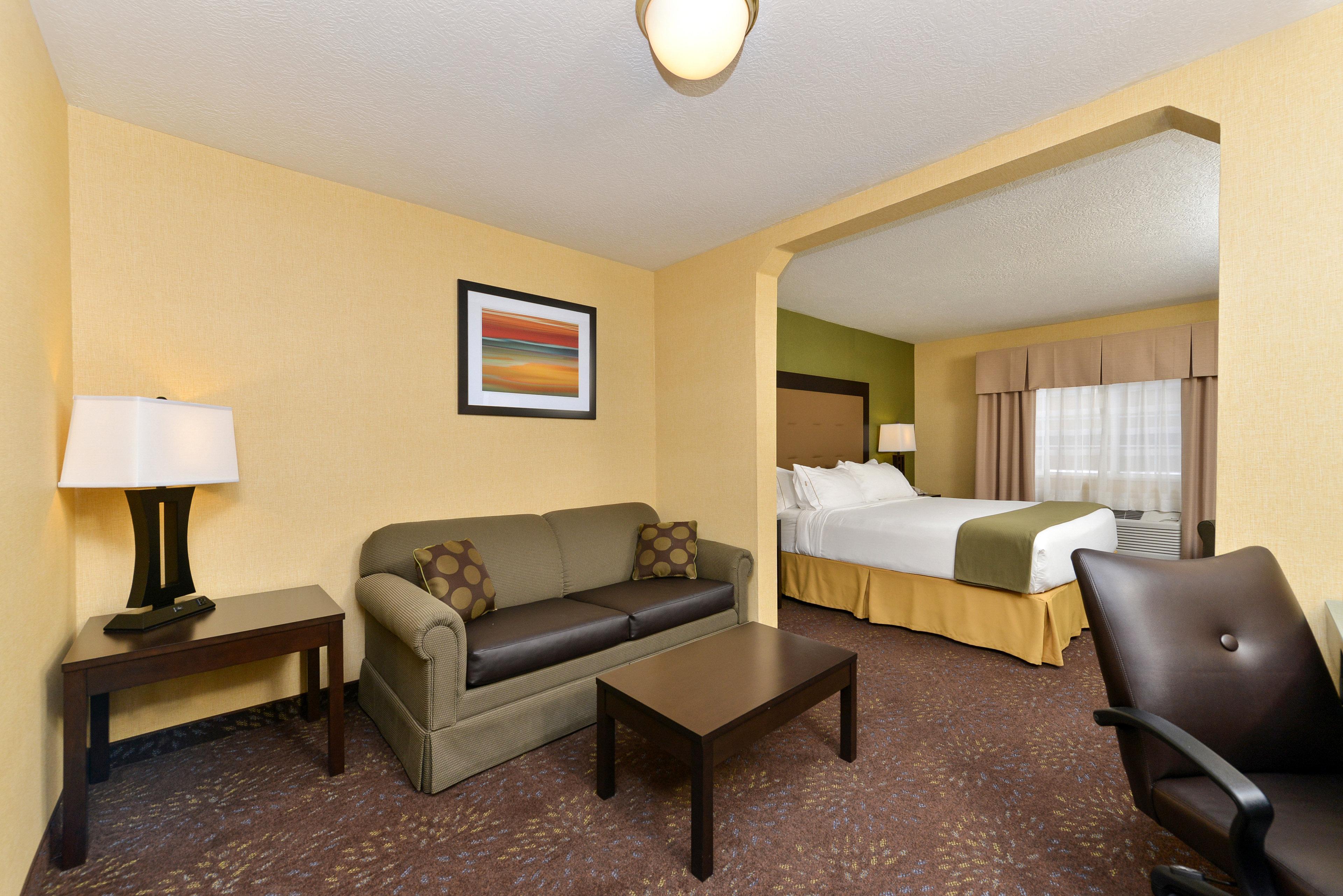 Holiday Inn Express Hotel & Suites Charlotte By Ihg Exterior photo