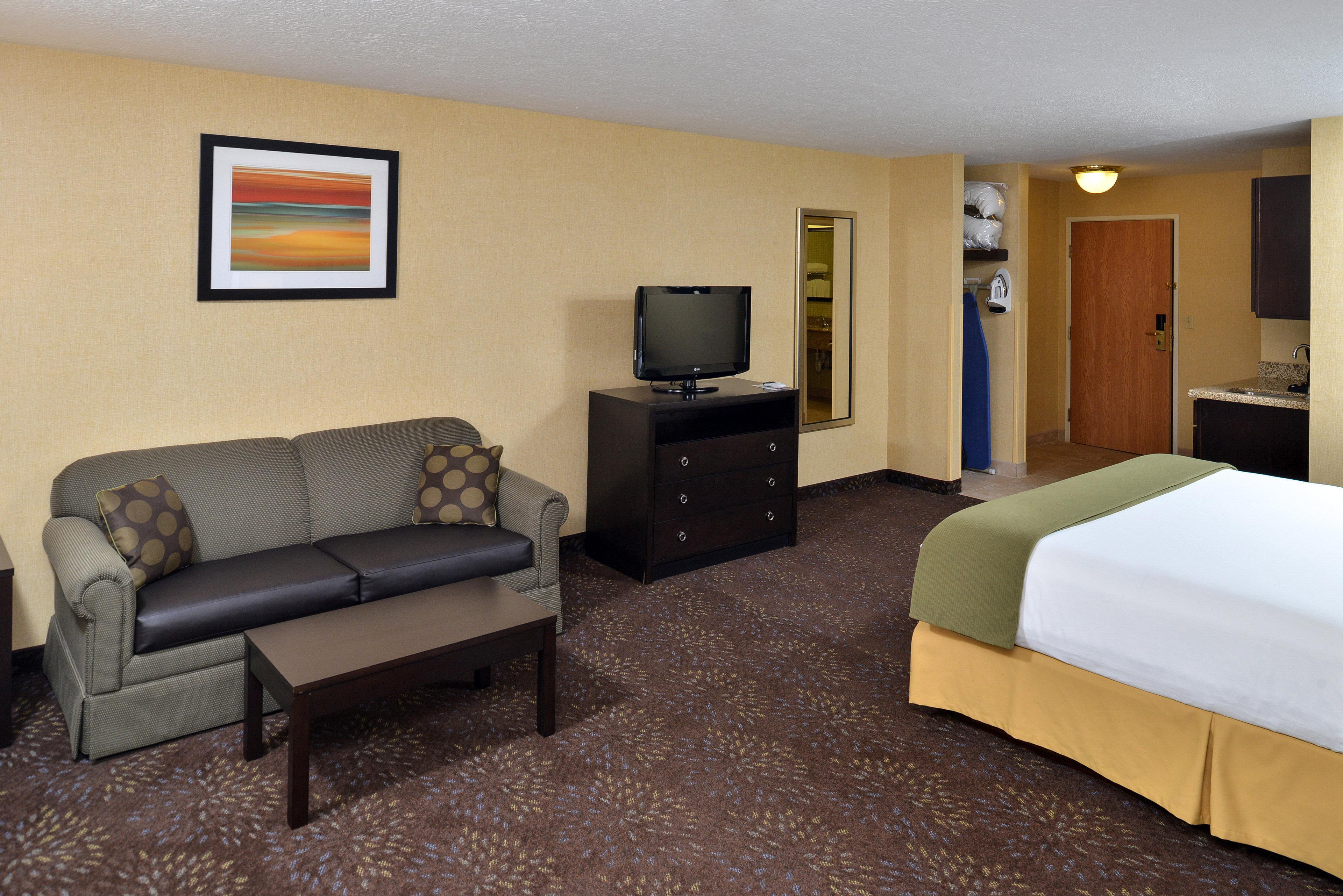 Holiday Inn Express Hotel & Suites Charlotte By Ihg Exterior photo