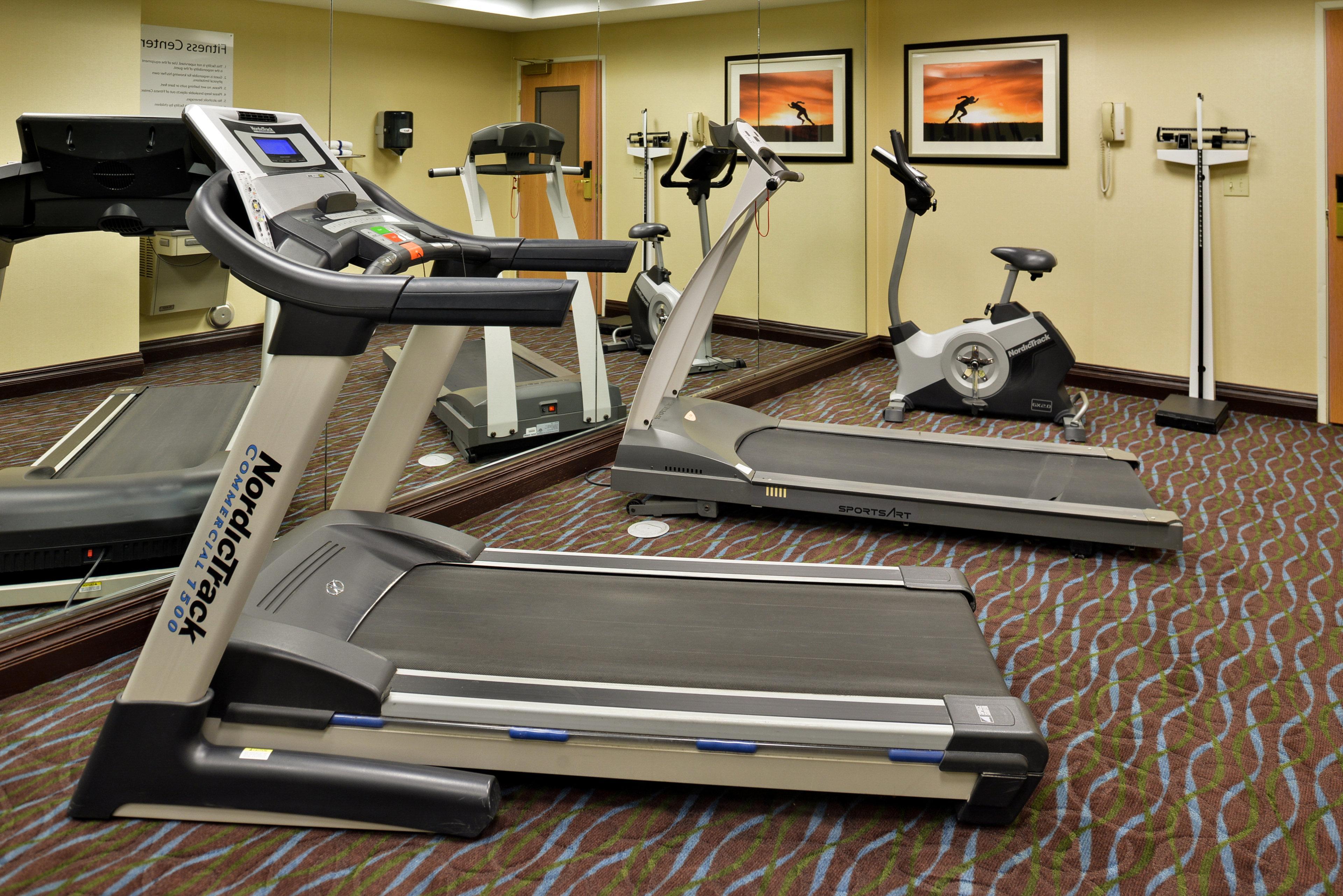 Holiday Inn Express Hotel & Suites Charlotte By Ihg Exterior photo