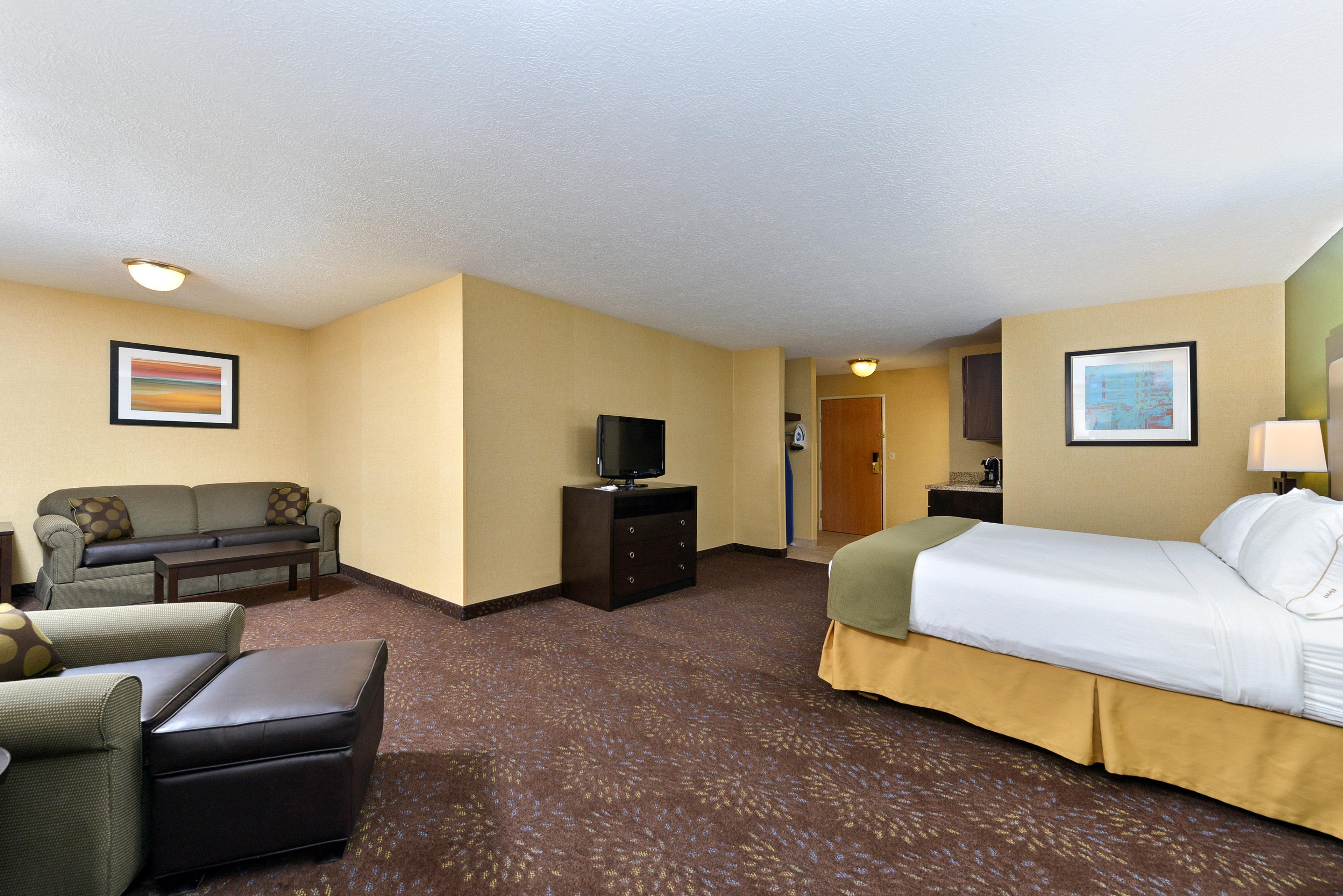 Holiday Inn Express Hotel & Suites Charlotte By Ihg Exterior photo