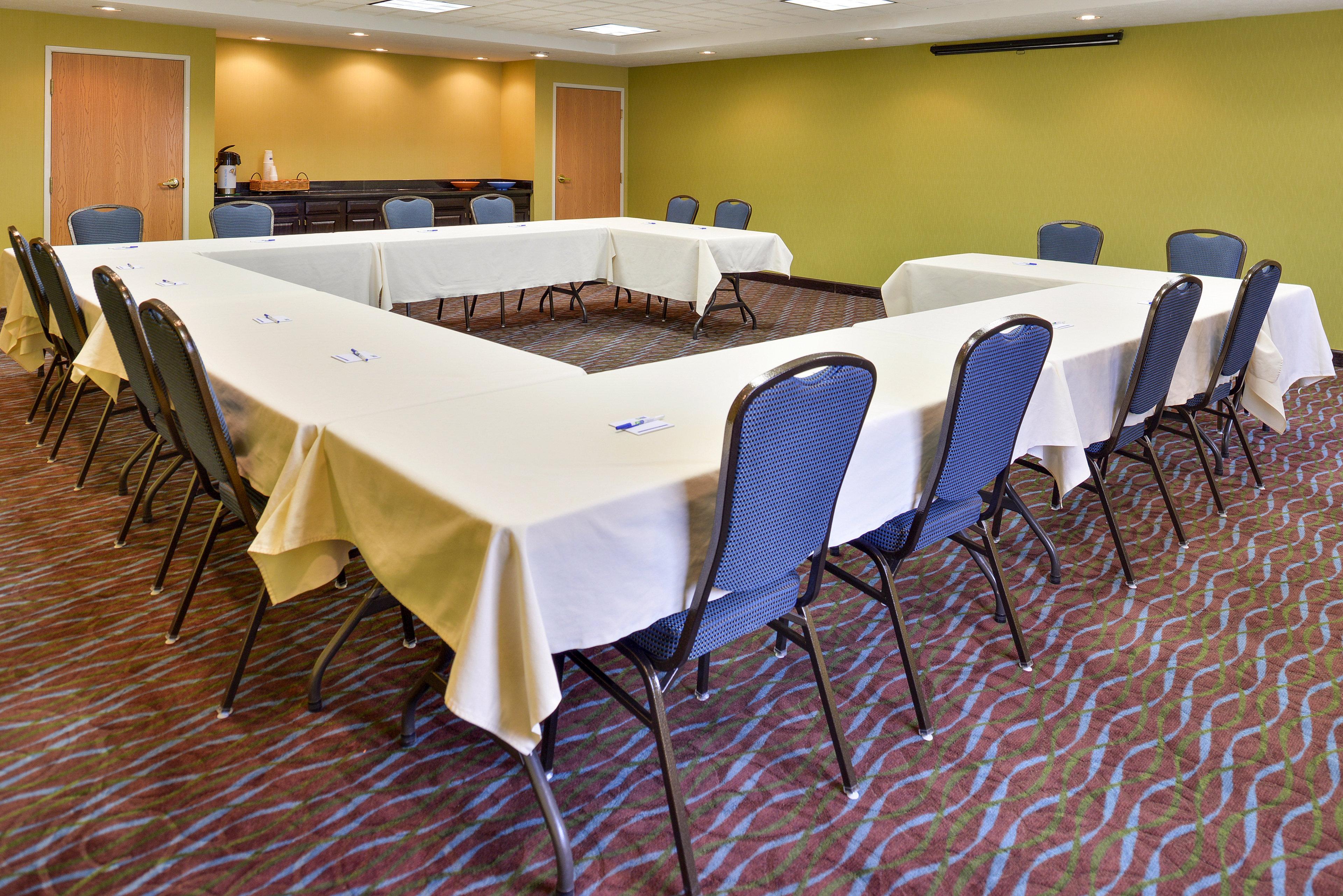 Holiday Inn Express Hotel & Suites Charlotte By Ihg Exterior photo