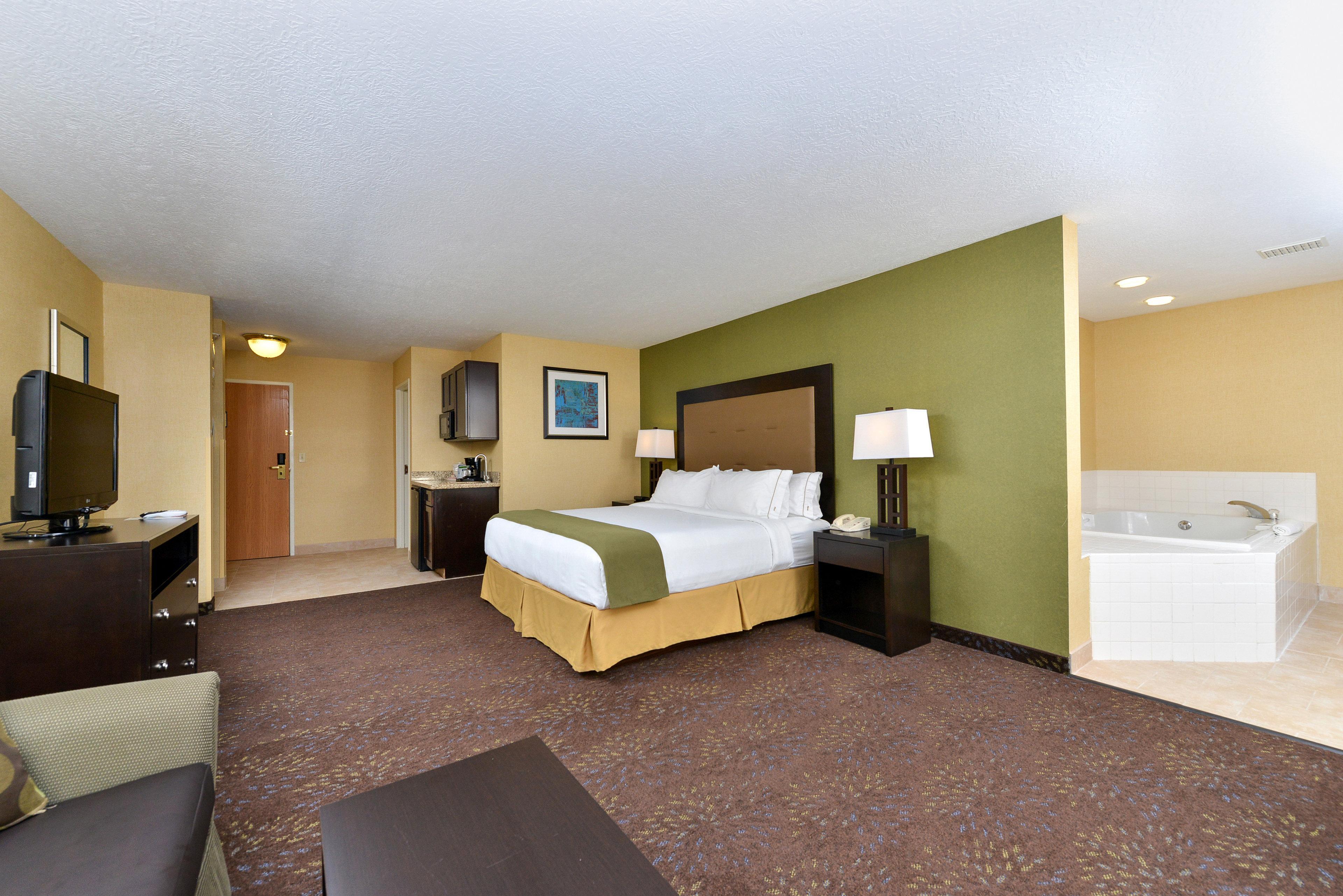 Holiday Inn Express Hotel & Suites Charlotte By Ihg Exterior photo