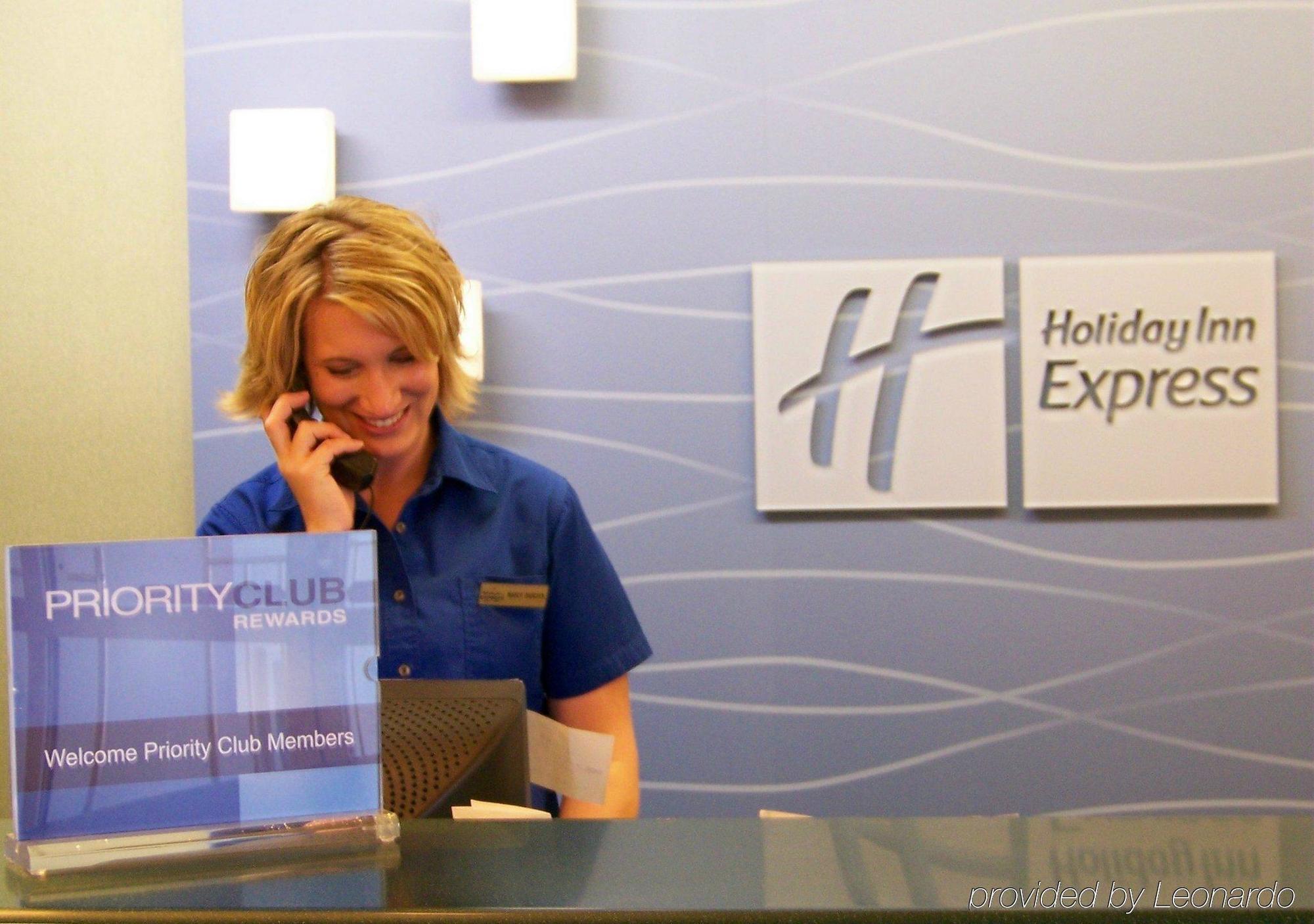 Holiday Inn Express Hotel & Suites Charlotte By Ihg Exterior photo
