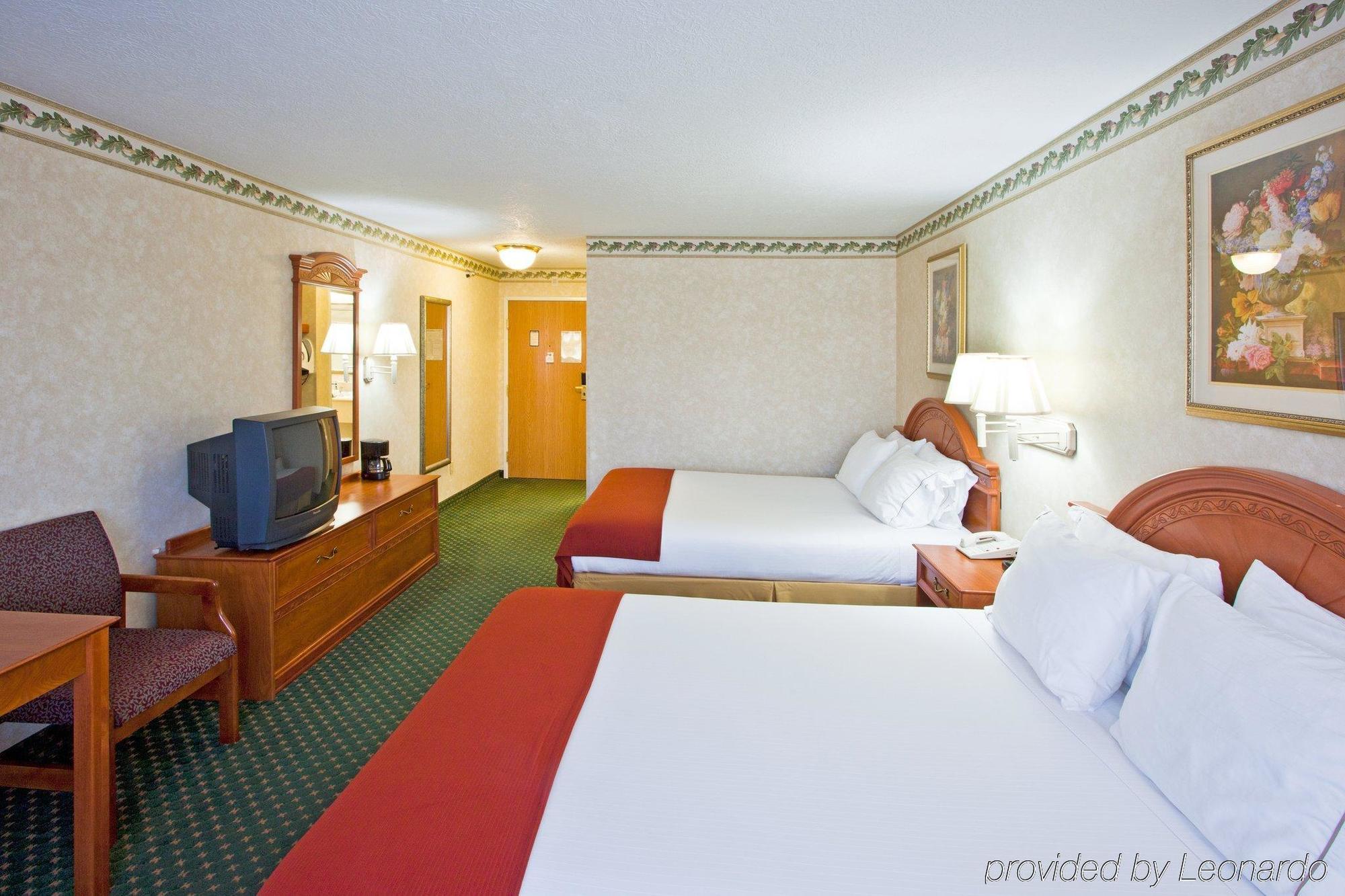 Holiday Inn Express Hotel & Suites Charlotte By Ihg Exterior photo